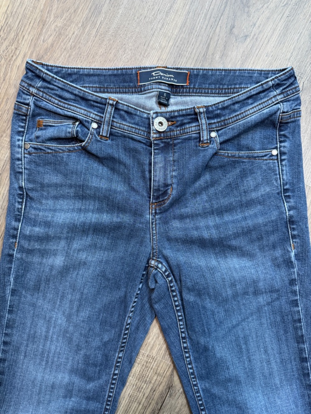 Tommy Bahama Denim Women's Boot Cut Jeans - Heritage Wash - Size 6 TW14811 - Picture 2 of 12